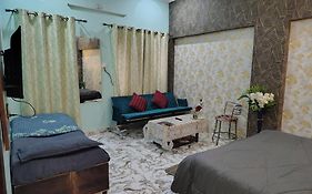 Banarasiya Homestay Close To Banaras Railway Station