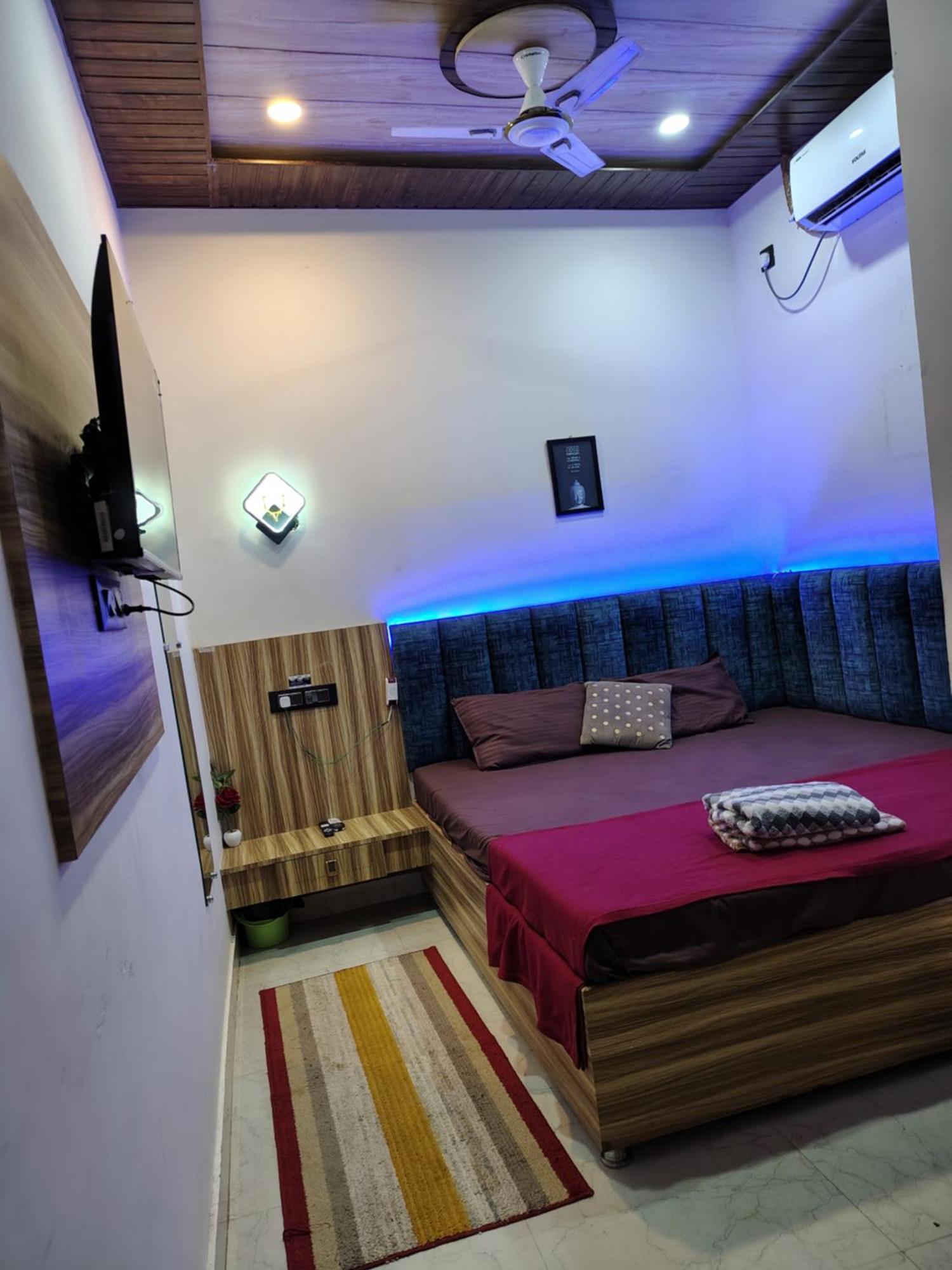 Banarasiya Homestay Close To Banaras Railway Station Varanasi Exterior photo